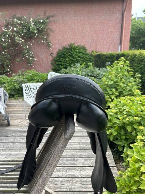 Sella da dressage Prestige Italia  17" - 2016