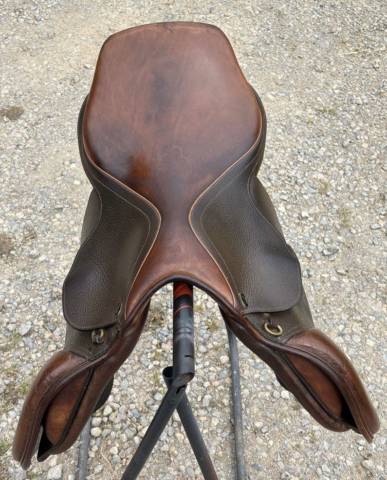 Sella da salto ostacoli  Supreme  17" - 2010