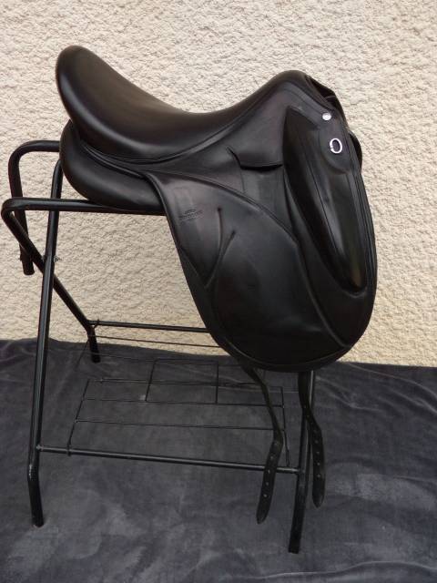 Sella da dressage Devoucoux  18" - 2023