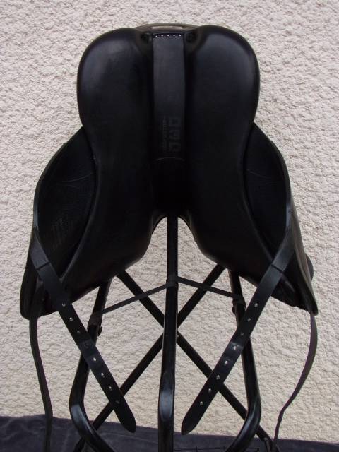 Sella da dressage Devoucoux  18" - 2023