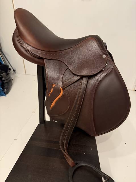 Sella da salto ostacoli Antarès  17" - 2020