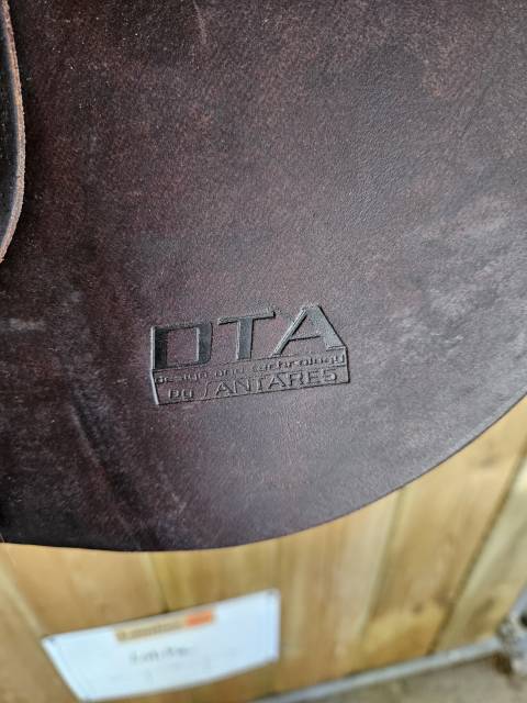 Sella da salto ostacoli Eric Thomas  17.5" - 2019