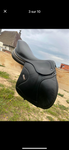 Sella da salto ostacoli Ikonic  17" - 2021