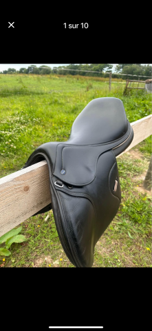 Sella da salto ostacoli Ikonic  17" - 2021