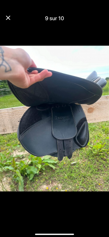 Sella da salto ostacoli Ikonic  17" - 2021