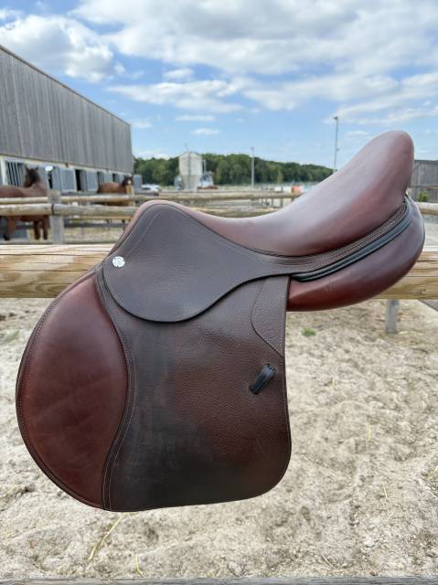 Sella da salto ostacoli CWD  17.5" - 2023