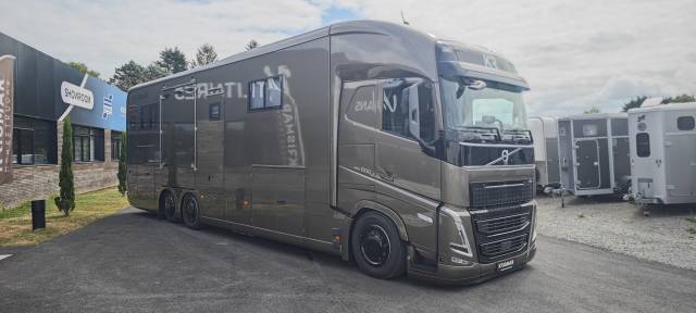 Camion per Cavalli Krismar Volvo FH500 6 chevaux gamme pro 2025 Nuovo