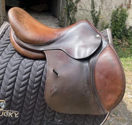 Sella da salto ostacoli Antarès  15" - 2012