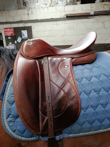 Sella da dressage WOW  18" - 2021