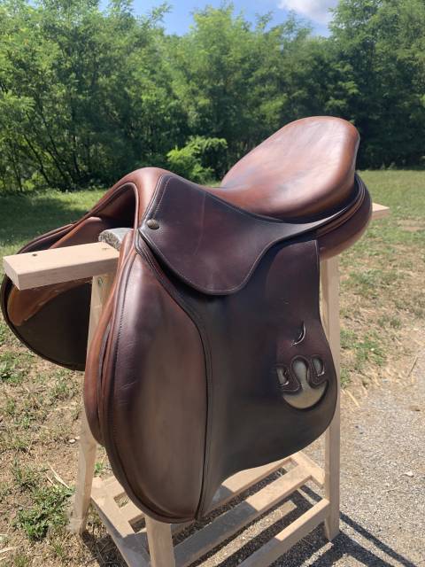 Sella da salto ostacoli Delgrange  17" - 2017