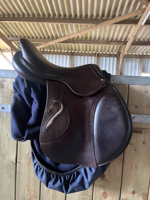 Sella da salto ostacoli Antarès  17.5" - 2023