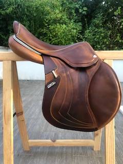 Sella da salto ostacoli CWD  17.5" - 2022
