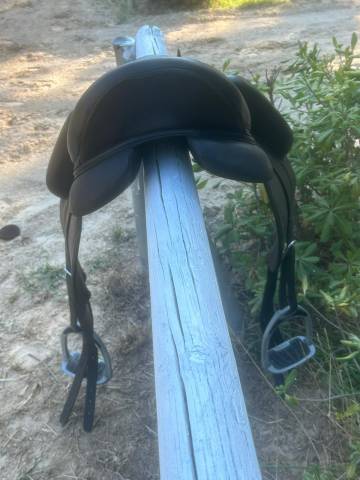 Sella da dressage Forestier  17" - 2024