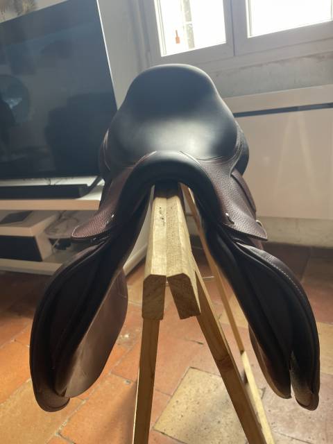 Sella da salto ostacoli CWD  17" - 2023