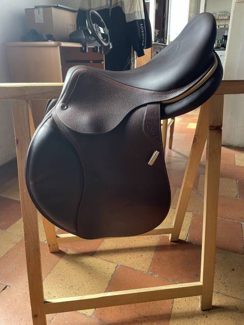 Sella da salto ostacoli CWD  17" - 2023