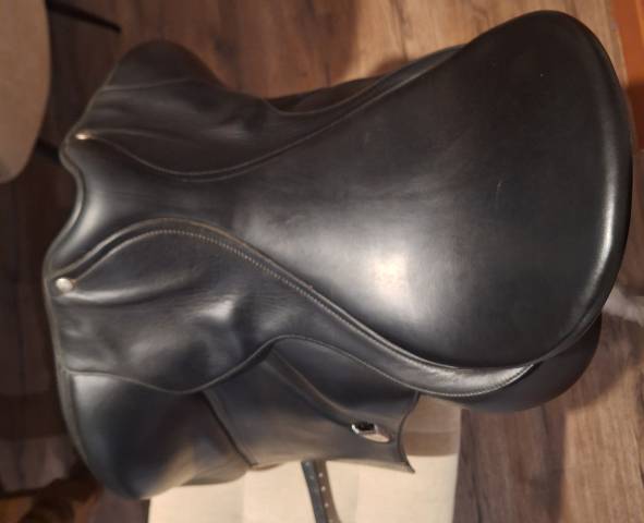 Sella da dressage Bates  17.5" - 2012