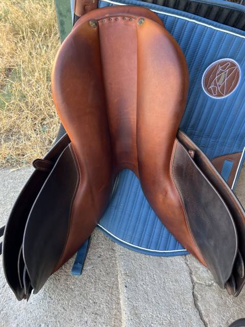 Sella da salto ostacoli Butet  17.5" - 2013