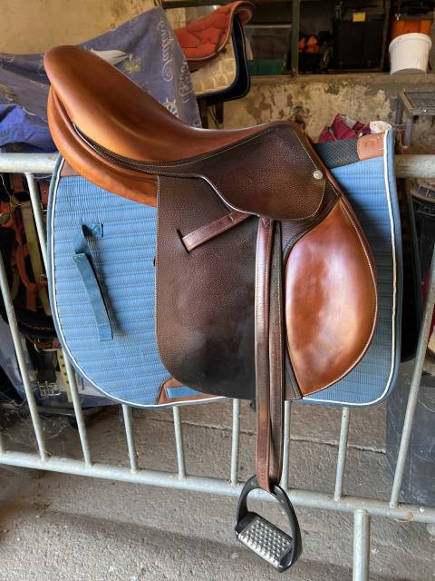 Sella da salto ostacoli Butet  17.5" - 2013