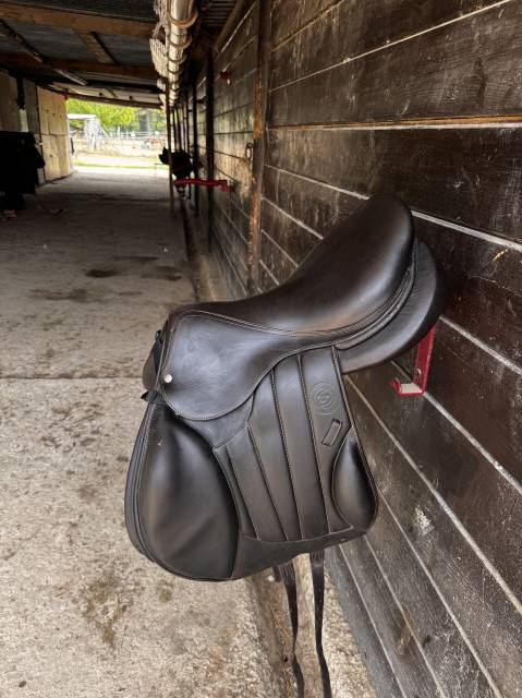 Sella da salto ostacoli Forestier  17.5" - 2022