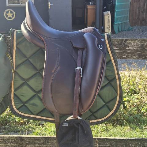 Sella da dressage Devoucoux  17.5" - 2016