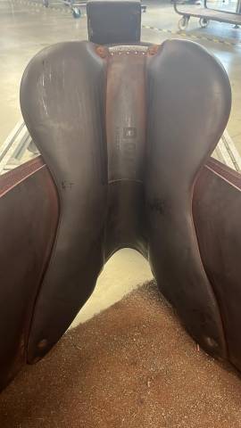 Sella da salto ostacoli Devoucoux  17" - 2023