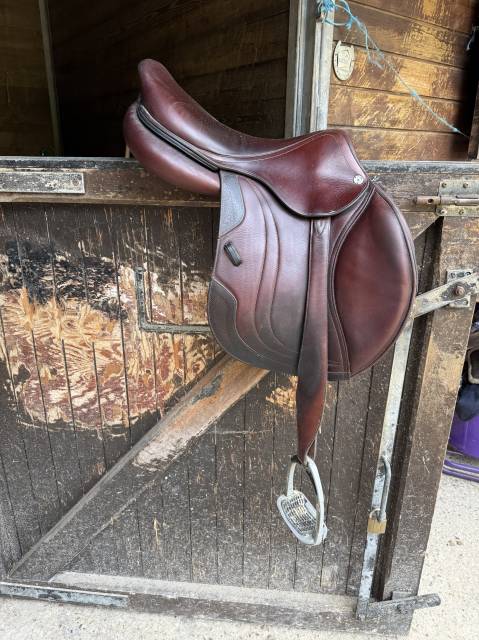 Sella da salto ostacoli CWD  18" - 2020