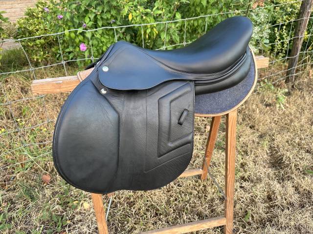 Sella da salto ostacoli Renaissance F2 17" - 2020