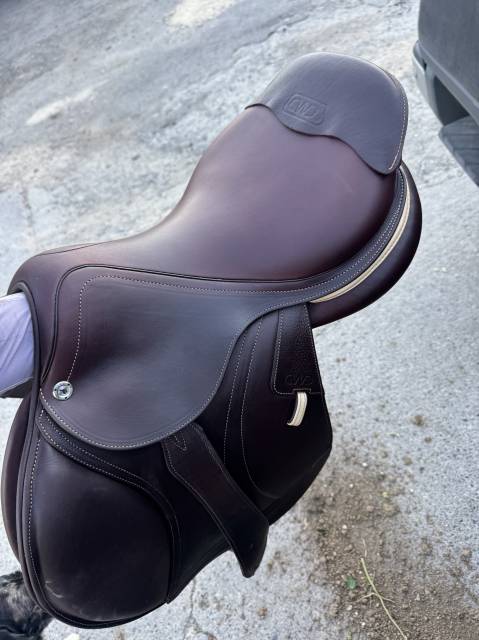 Sella da salto ostacoli CWD  17.5" - 2024