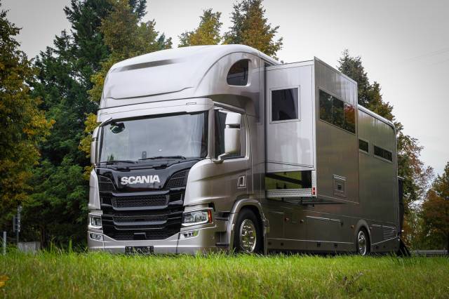 Camion per Cavalli Scania SCANIA 320 INterhorse 2025 Nuovo