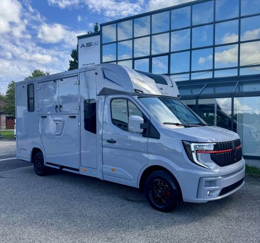 Van per Cavalli Ameline RENAULT MASTER  2025 Nuovo