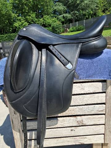 Sella da dressage Bates  17" - 2014