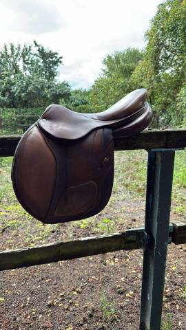 Sella da salto ostacoli CWD  17" - 2013