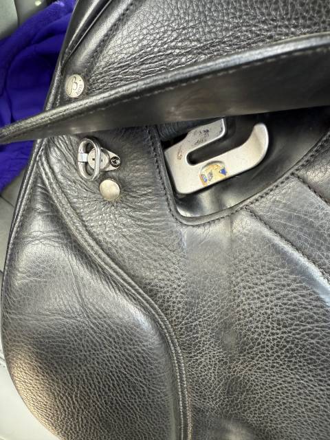 Sella da salto ostacoli Bates  17" - 2019