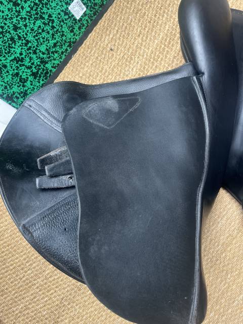 Sella da salto ostacoli CWD  17.5" - 2016