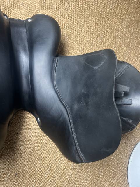 Sella da salto ostacoli CWD  17.5" - 2016