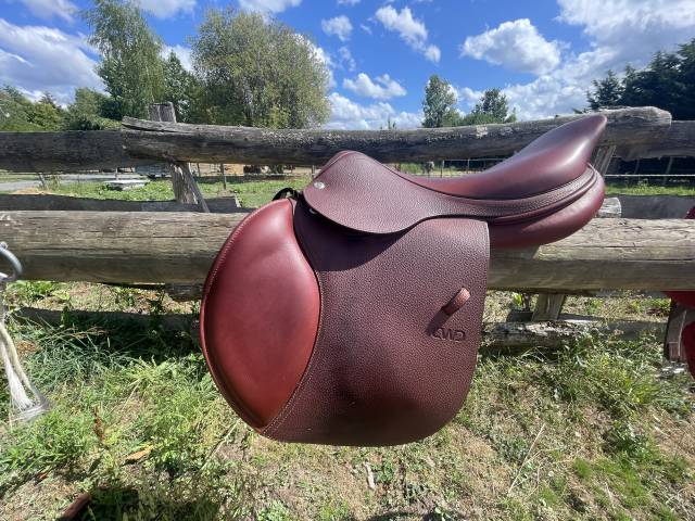 Sella mista CWD  17.5" - 2024