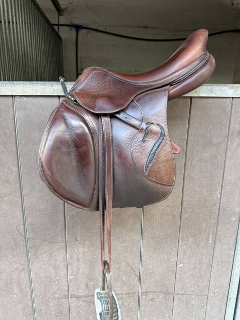 Sella da salto ostacoli Antarès  17" - 2018