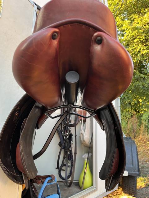 Sella da salto ostacoli PLS  17.5" - 2015