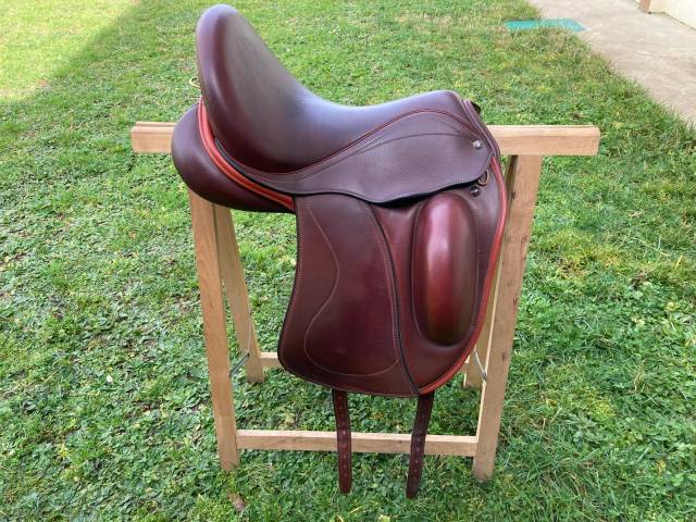 Sella da dressage   16.5" - 2023