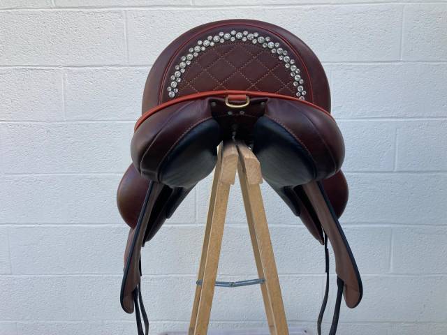 Sella da dressage   16.5" - 2023