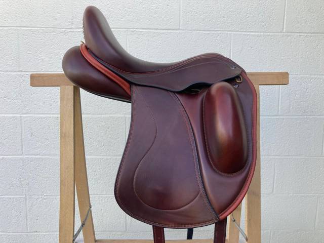 Sella da dressage   16.5" - 2023