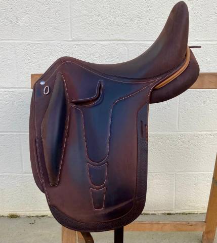 Sella da dressage Devoucoux  17.5" - 2023