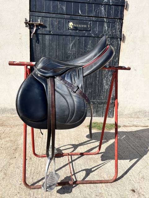 Sella da salto ostacoli Devoucoux  18" - 2019