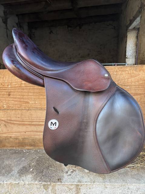 Sella da salto ostacoli Meyer  17.5" - 2018