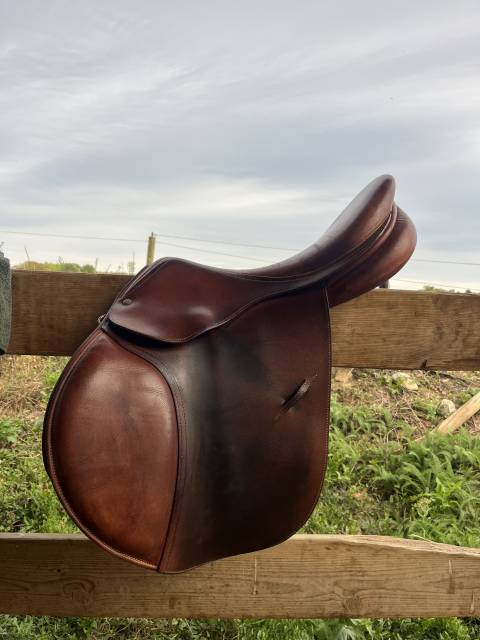 Sella da salto ostacoli Childeric  18" - 2010