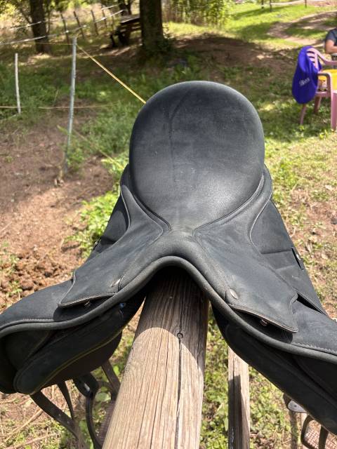 Sella da dressage Bates  17" - 2021