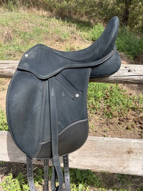 Sella da dressage Bates  17" - 2021