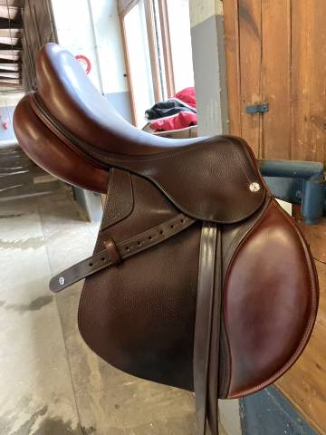 Sella da salto ostacoli CWD  17.5" - 2023