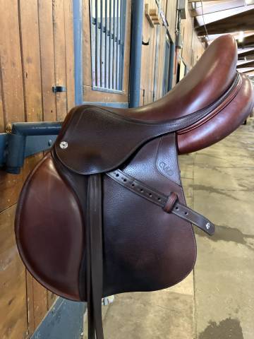 Sella da salto ostacoli CWD  17.5" - 2023