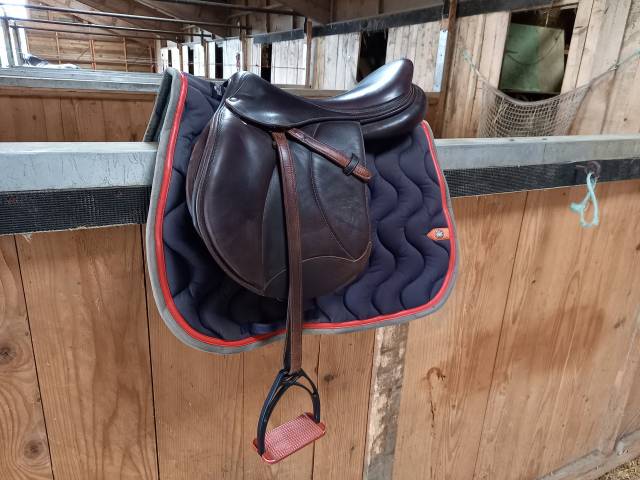 Sella da salto ostacoli Voltaire Design  17.5" - 2014